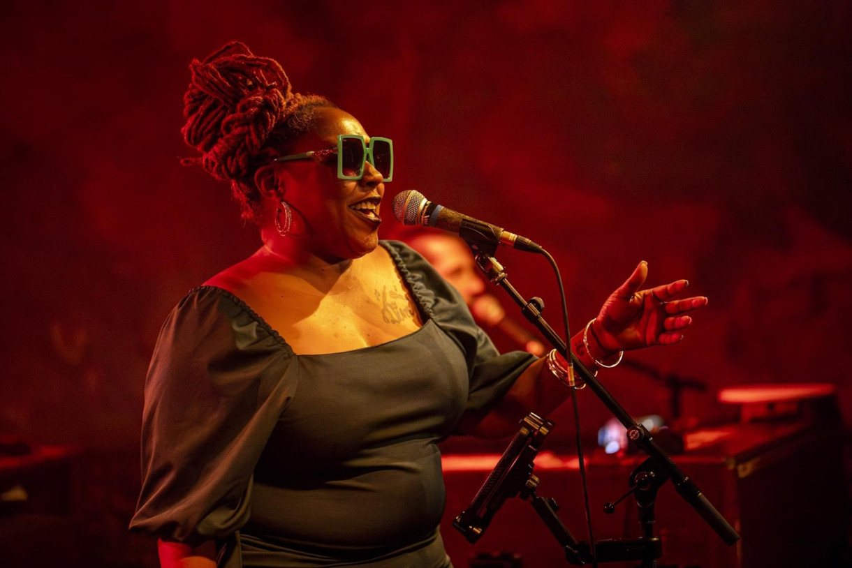 RAPHAEL WRESSNIG & The Soul Gift Band (AT, IT, USA) feat. Donniele Graves