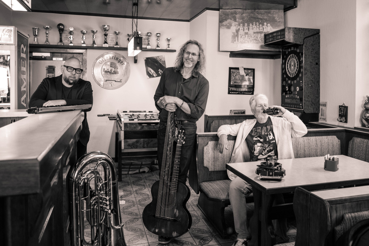 Ein Abend im Espresso Rosi (Ostbahn Kurti's Stammlokal) mit dem Joachim Csaikl Trio 