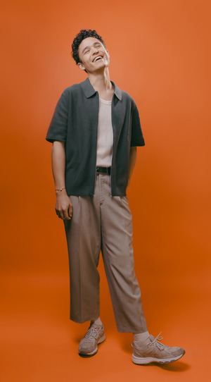 Johannes Holzinger kommt am 8. November in seine Heimatstadt Liezen zurück - im Gepäck sein neues Debütalbum. - Zu hören im Alten Kino Liezen. (Foto: Lukas Fuchs)