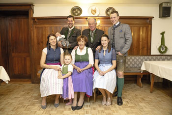 Drei Generationen der Familie Dornbusch. 1858 ging der Putterersee in den Familienbesitz über. (Foto: Sibel Zechman)