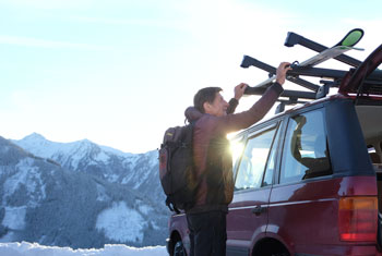 Gerhard uns sein Range Rover. Zwei geländegängige  Klassiker, wie sie im Buche stehen. 
