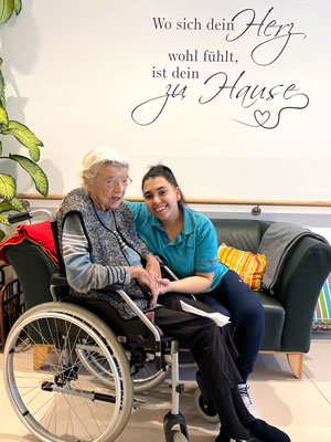 Arbenita Berisha ist Fachsozialbetreuerin in der  „Seniorenhoamat“ in Lassing. Durch die jahrelange  Pflege ihres schwerkranken Vaters entstand  ihr Berufswunsch bereits in jungen Jahren. (Foto: Pflegeverband)