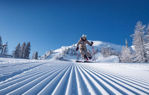  Auf der Reiteralm laden 32 Kilometer hervorragend präparierte  Pisten mit langen, breiten Abfahrten zum Skifahren und  Snowboarden ein. (Foto: Reiteralm Bergbahnen)
