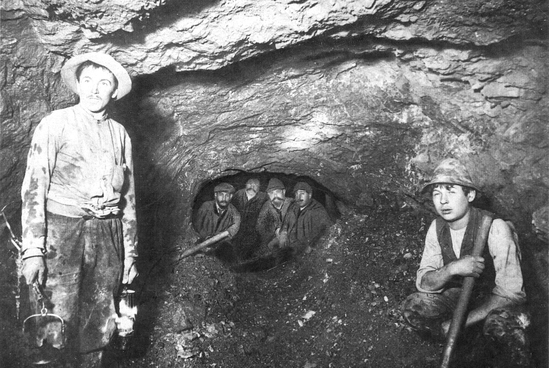 Durchstich im Bosrucktunnel im Jahr 1905. (Foto: KK)