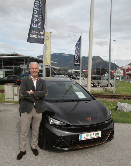 Das Autohaus Laimer präsentierte u. a. den Cupro Born. (Foto: Wlaschitz)