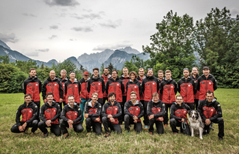 Ein Teil der aktuellen Aktivmannschaft der Bergrettung Admont. (Foto: Raimund Reiter)