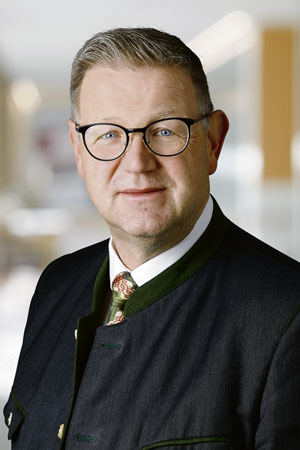 Jakob Kabas ist seit 1999 Geschäftsführer des Pflegeverbandes und in dieser Funktion für sieben Altenpflegeeinrichtungen verantwortlich. (Foto: KK)