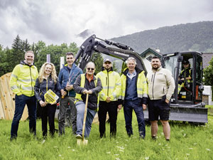 Auch in Aich erfolgte der Spatenstich für den Glasfaserausbau bereits. Thomas Nyström von Thomann & Fuchs, Tanja Klingler-Selinger, Prokuristin RML Infrastruktur, Johann Ringdorfer, Amtsleiter Gemeinde Aich, Wolfgang Wippel, Fabio Chamoun und Kennet Nilsson von Thomann & Fuchs gaben den Startschuss. (Foto: Patrick Putre)