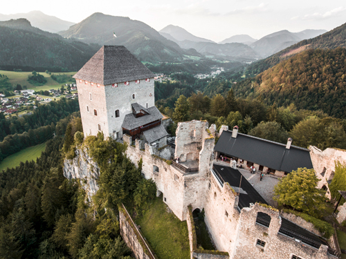 Die Burg Gallenstein stammt aus dem 13. Jahrhundert und war bis Ende des 19. Jahrhunderts Fluchtburg und Verwaltungssitz des Stiftes Admont. (Foto: Stefan Leitner/Gesäuse)