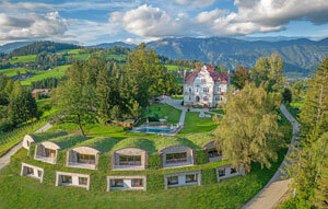 Mit Auenland-Charme räumte die Villa Bergzauber im oberösterreichischen Roßleithen bei den Austrian Wedding Awards Silber in der Kategorie „Innovation“ ab. (Foto: Robert Essl)