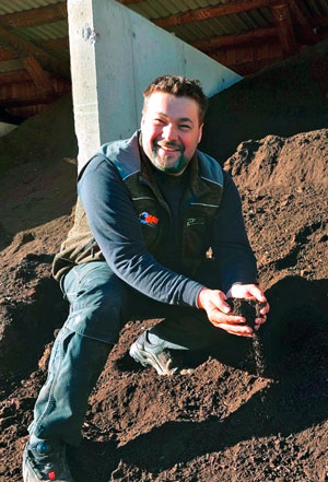 Auf der Kompostieranlage in Spital am Pyhrn stellt Wolfgang Mayr u. a. Erd- mischungen her. (Foto: KK)