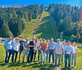 Beim World Broadcaster Meeting im September wurde der fernsehtechnische Ablauf der Skiflug-Weltmeisterschaft am Kulm besprochen. (Foto: Wir sind Kulm)