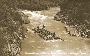 Flößer auf der Salza bei Großreifling. (Bild: Fotoarchiv Ernst Kren)