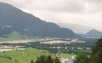 2002 erreichte das Hochwasser der Enns in Liezen die HQ100-Grenze, das bedeutet es war ein 100-jährliches Hochwasser. (Foto: Sammlung Hirz/Stadtarchiv Liezen)