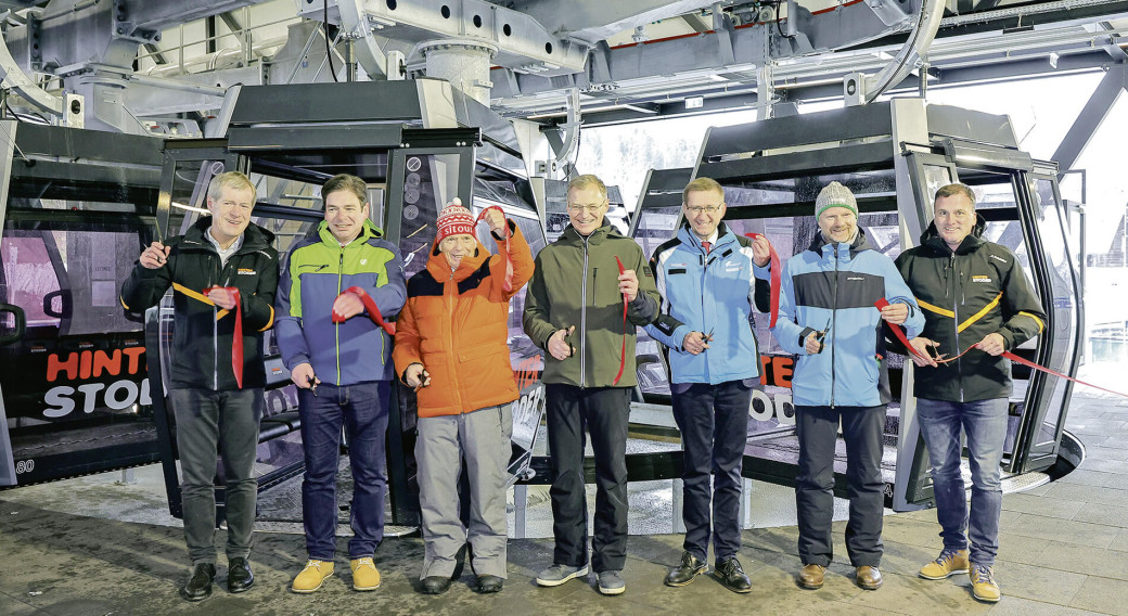 Im Beisein von Politprominenz, u. a. Oberösterreichs Landeshauptmann  Thomas Stelzer (Mitte), eröffneten die Hinterstoder-Wurzeralm-Bergbahnen die neue Hössbahn.