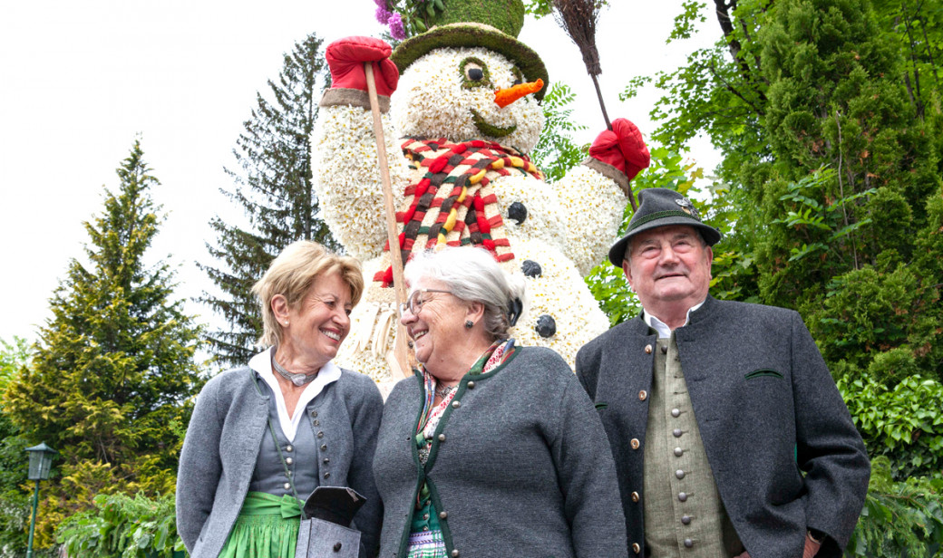 Schneemann Gustl von den Familien Freller und Pucher entschied den Narzissenkorso für sich.