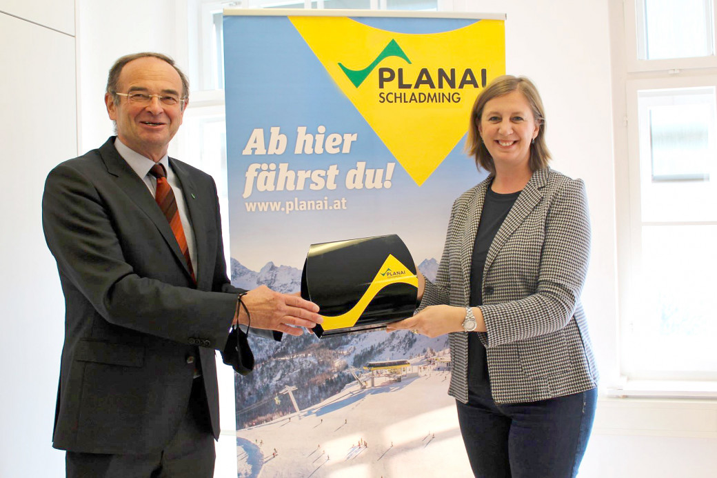 Planai-Geschäftsführer Georg Bliem und Tourismuslandesrätin Barbara Eibinger-Miedl bei der Präsentation der Studie.