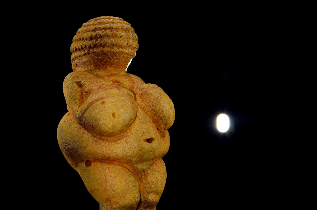 Das „Venuskabinett“ im Naturhistorischen Museum Wien zeigt das Original der 29 500 Jahre alten Venus von Willendorf in moderner Neuaufstellung.