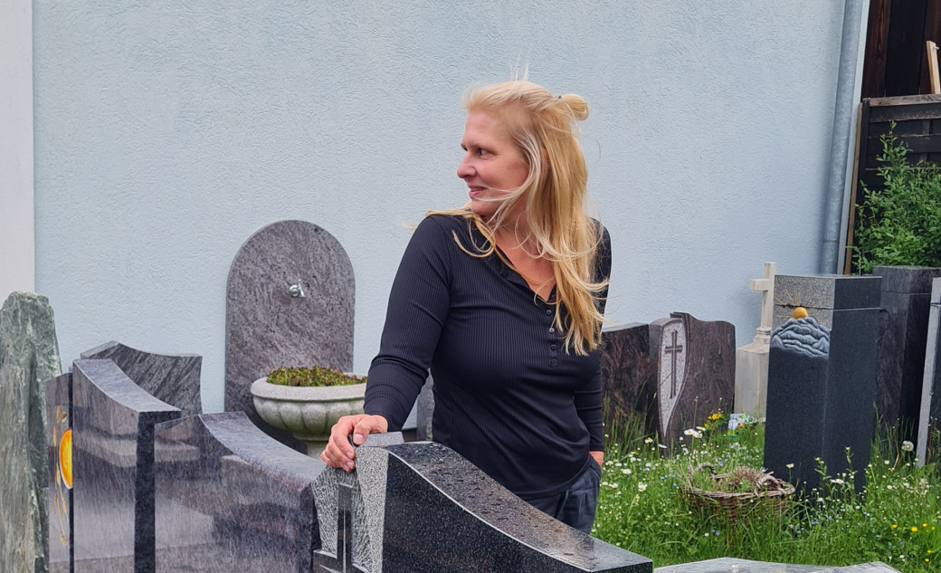 Wenn das Ende gut werden soll – Grabgestaltung in weiblicher Hand