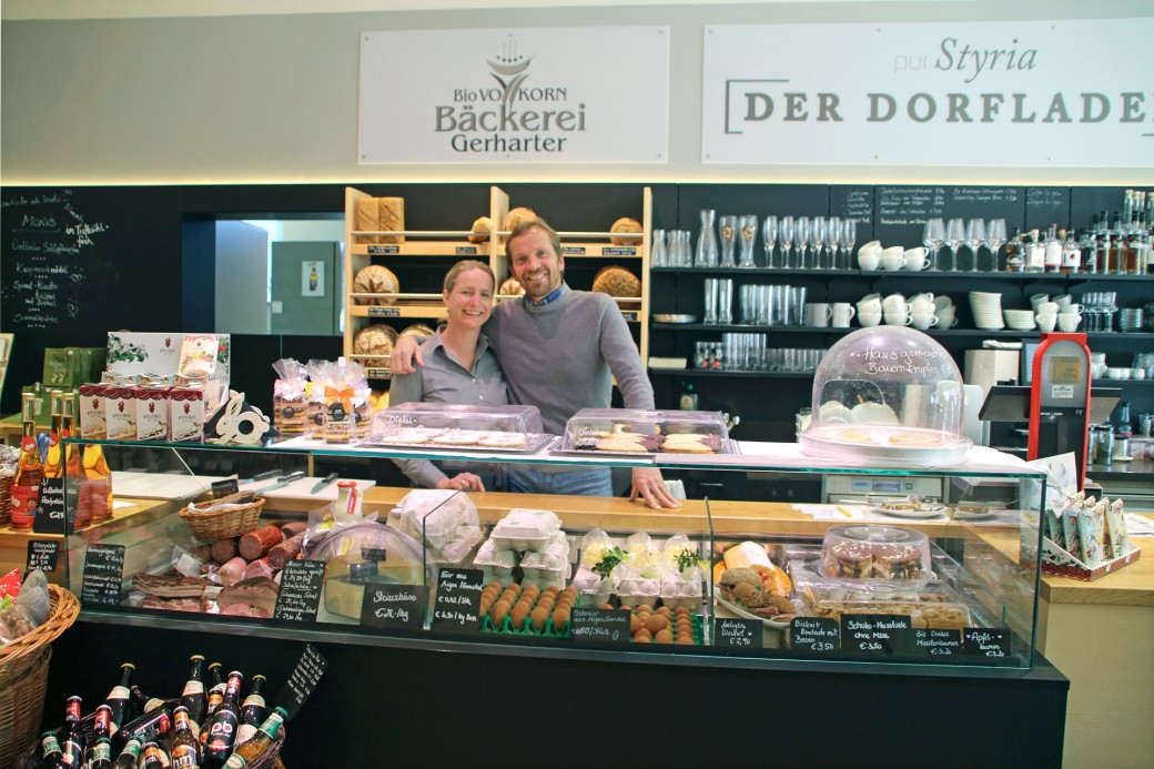 Elisabeth und Bernhard Gerharter betreiben in Ramsau am Dachstein den Dorfladen „pur Styria“.