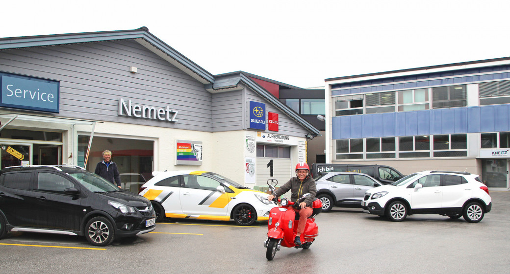 Testfahrt mit dem neuen Elektroroller von Emco bei Nemetz in Bad Mitterndorf.