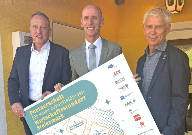V.l.: LAbg. Bgm. Armin Forstner, LR Willibald Ehrenhöfer, WKO- Regionalstellenobmann Egon Hierzegger beim Pressegespräch in Lassing.