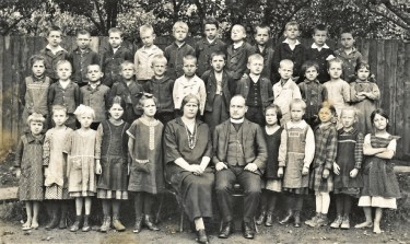 Klassenfoto der Volksschule Liezen, ca. um 1920