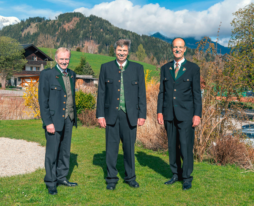 V. l.: Vorstandsvorsitzender Markus Gerharter, Aufsichtsratsvorsitzender Andreas  Radlingmaier sowie der scheidende Vorstandsvorsitzende und Generaldirektor  Bernhard Gruber.