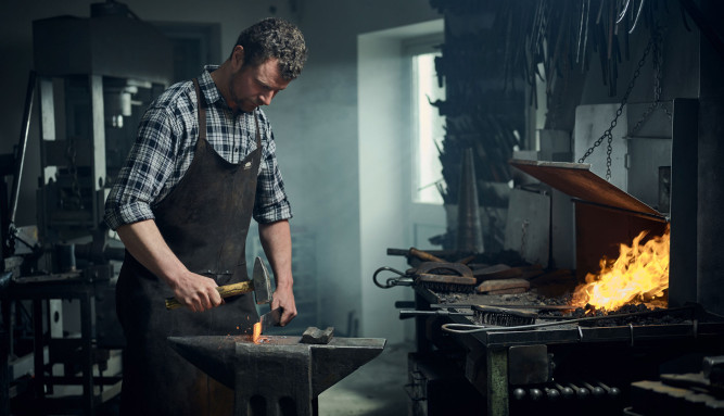 Handwerk mit mit jeder Menge Heavy Metal