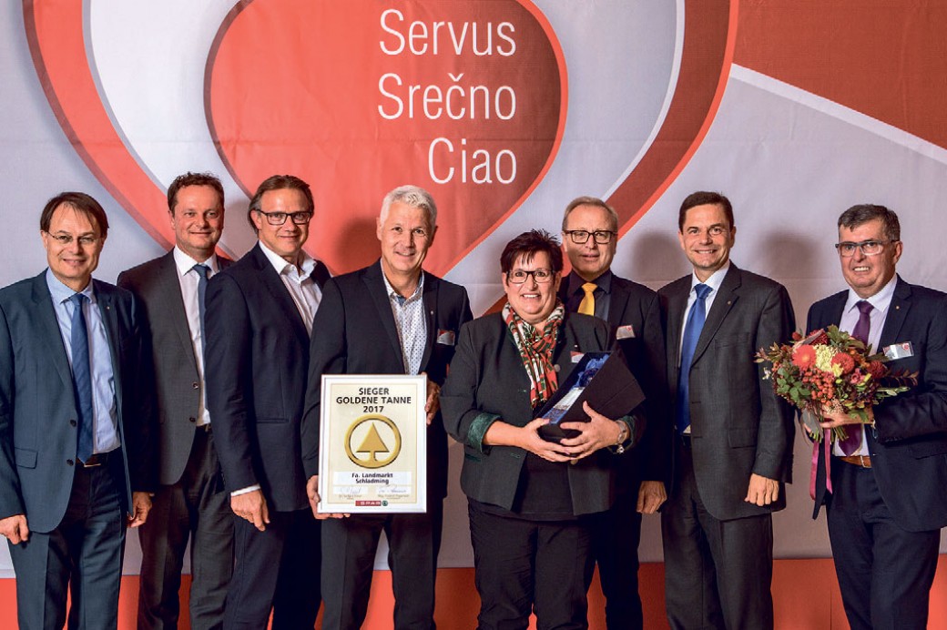 Die Goldene Tanne, die höchste Auszeichnung der Spar AG Österreich, ging dieses Jahr nach Schladming. Im Rahmen der Spar-Delegiertentagung wurde die begehrte Trophäe an Marktleiterin Petra Pomberger übergeben.
