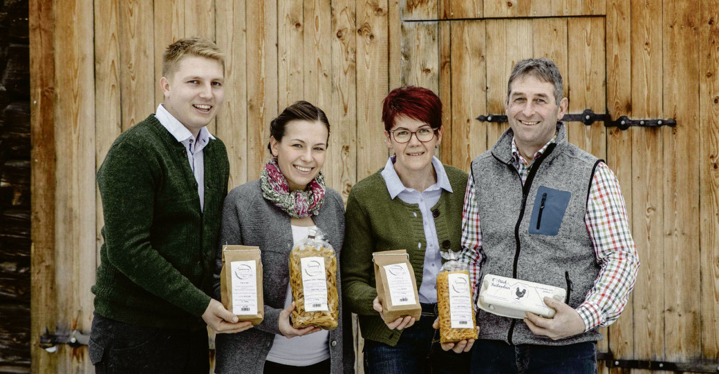 Familie Lämmerer aus der Gemeinde Irdning-Donnersbachtal setzt  auf mehrere Standbeine – von Milchviehwirtschaft über Ackerbau  bis hin zu Urlaub am Bauernhof.