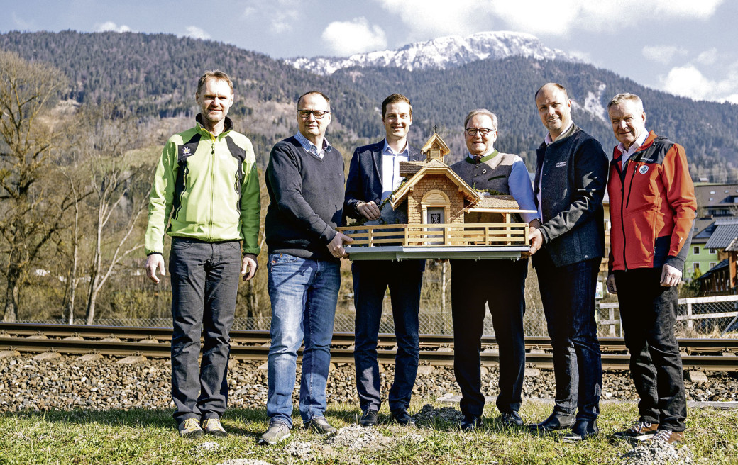 Präsentierten das neue Verkehrskonzept am Stoderzinken (v. l.): Manfred Lindner vom Alpenverein und der Bergrettung, Wolfram Steiner von der Weggenossenschaft Stoderzinken, Gröbmings Bürgermeister Thomas Reingruber, Aichs Bürgermeister Franz Danklmaier, Mathias Schattleitner vom Tourismusverband Schladming-Dachstein und Alois Guggi vom Museum und der Bergrettung Gröbming.