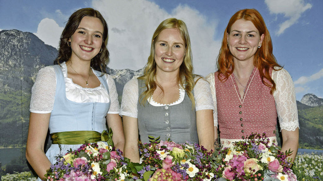 Die neuen Hoheiten stehen mit Königin Michaela Ertlschweiger (Mitte) sowie den Prinzessinnen Sophia Hellwig und  Celine Pichler (l. bzw. r.) bereits fest, gekrönt werden sie am 1. Juni.