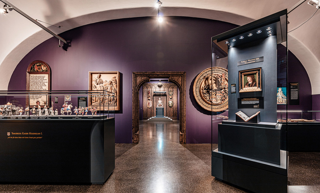 Im erweiterten Gotik-Museum zeigt das Stift Admont eine facettenreiche Sonderausstellung zu den beiden Habsburger Persönlichkeiten Friedrich III. und dessen Sohn Maximilian I.