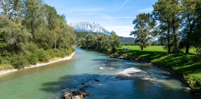 Die 254 Kilometer lange Enns ist der größte Binnenfluss Österreichs und hat mit ca. 6.000 km2 das fünftgrößte Flusseinzugsgebiet in Österreich.