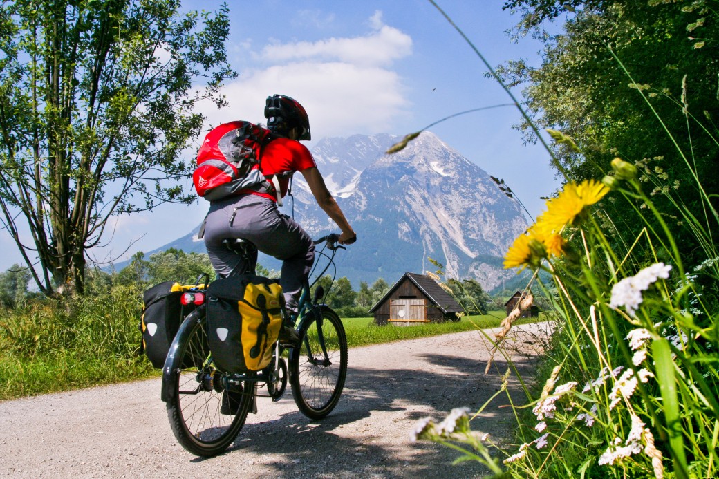 Auf den Radwegen in der Region – im Bild der R7 Ennsradweg – wird schon bald wieder reger Betrieb herrschen. Vorher sollte man sein Bike aber unbedingt frühlingsfit machen!