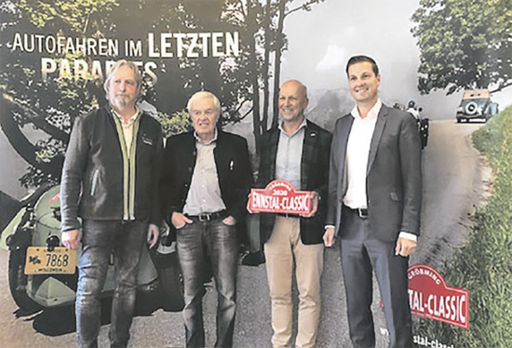 V. l.: Tourismusobmann Thomas Ferstl, Helmut Zwickl, Michael Glöckner und Bürgermeister Thomas Reingruber. (Foto: KK)