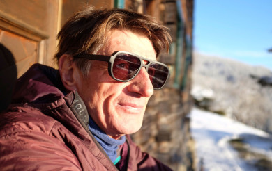 Naturverbunden durch und durch. Mit seiner entspannten Art bringt der Bergführer und Skilehrer Gerhard Resch seinen Gästen die Bergwelt näher. 