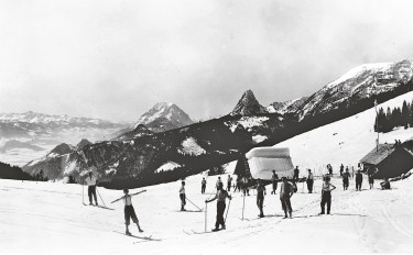 Schon in den 1930er-Jahren wurde auf der Hinteregger Alm Wintersport betrieben.